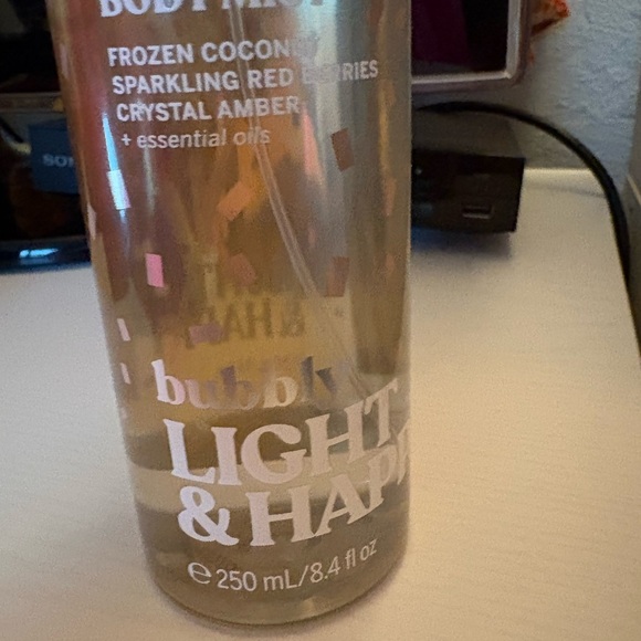 Pink Body Mist with Coconut and Red Berries - Picture 2 of 2